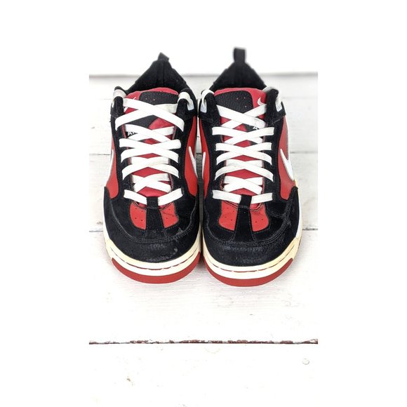 Vintage Nike Air red black white basketball shoes 9 - Picture 2 of 7